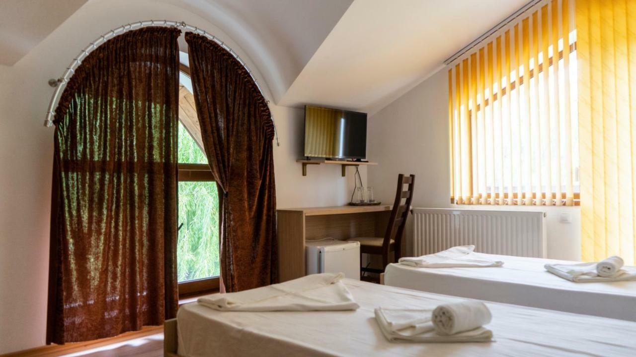 Califarul Alb Hotel Chilia Veche Kültér fotó