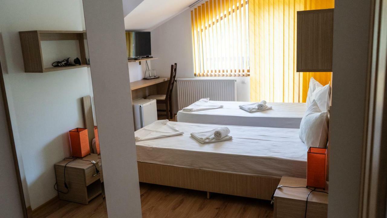 Califarul Alb Hotel Chilia Veche Kültér fotó